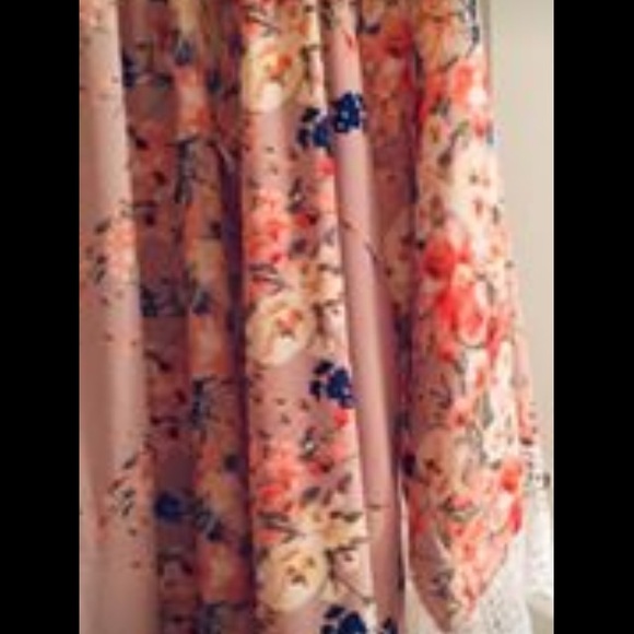 Beautiful Kimono - Picture 4 of 4